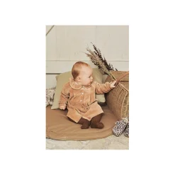 En Fant Kleedje Bruin