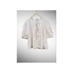 Selected By La.ra Bloes Wit