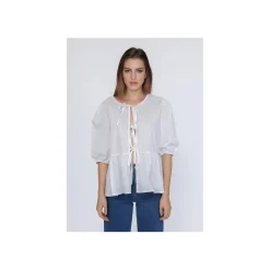 Selected By La.ra Bloes Wit