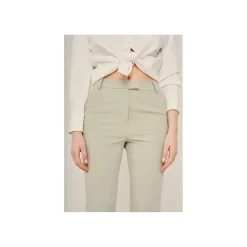 Selected By La.ra Broek Groen