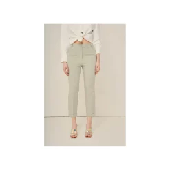 Selected By La.ra Broek Groen