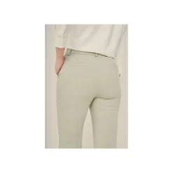 Selected By La.ra Broek Groen