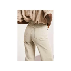 Selected By La.ra Broek Groen