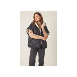 Selected By La.ra Jas Zwart