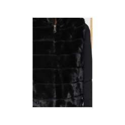 Selected By La.ra Jas Zwart