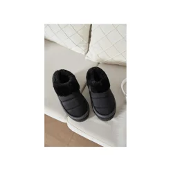 Selected By La.ra Klomp Zwart