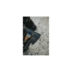 Selected By La.ra Laars Zwart