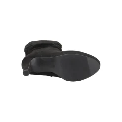 Selected By La.ra Laars Zwart