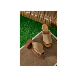 Selected By La.ra Muiltje met hak Taupe