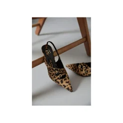 Selected By La.ra Pump Bruin