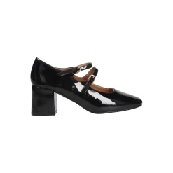 Selected By La.ra Riemschoen Zwart