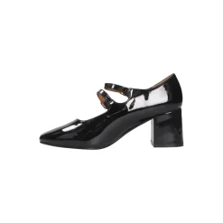 Selected By La.ra Riemschoen Zwart