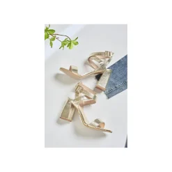 Selected By La.ra Sandaal Goud