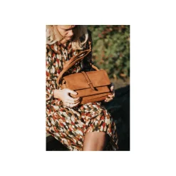 Selected By La.ra Schoudertas Cognac