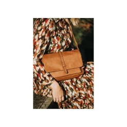 Selected By La.ra Schoudertas Cognac