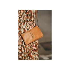 Selected By La.ra Schoudertas Cognac