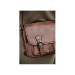 Selected By La.ra Schoudertas Cognac