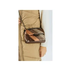 Selected By La.ra Schoudertas Bruin